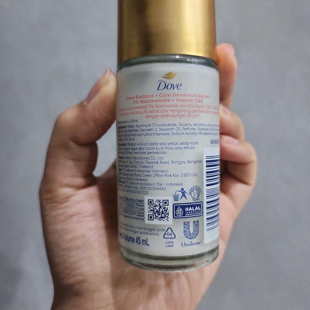 Radiant+Care Deodorant Serum Roll On  - 3% Niacinamide + 10x Vitamin C & E imgfdn-a8b8a06e-0e5b-4143-a457-b4e40285dba0