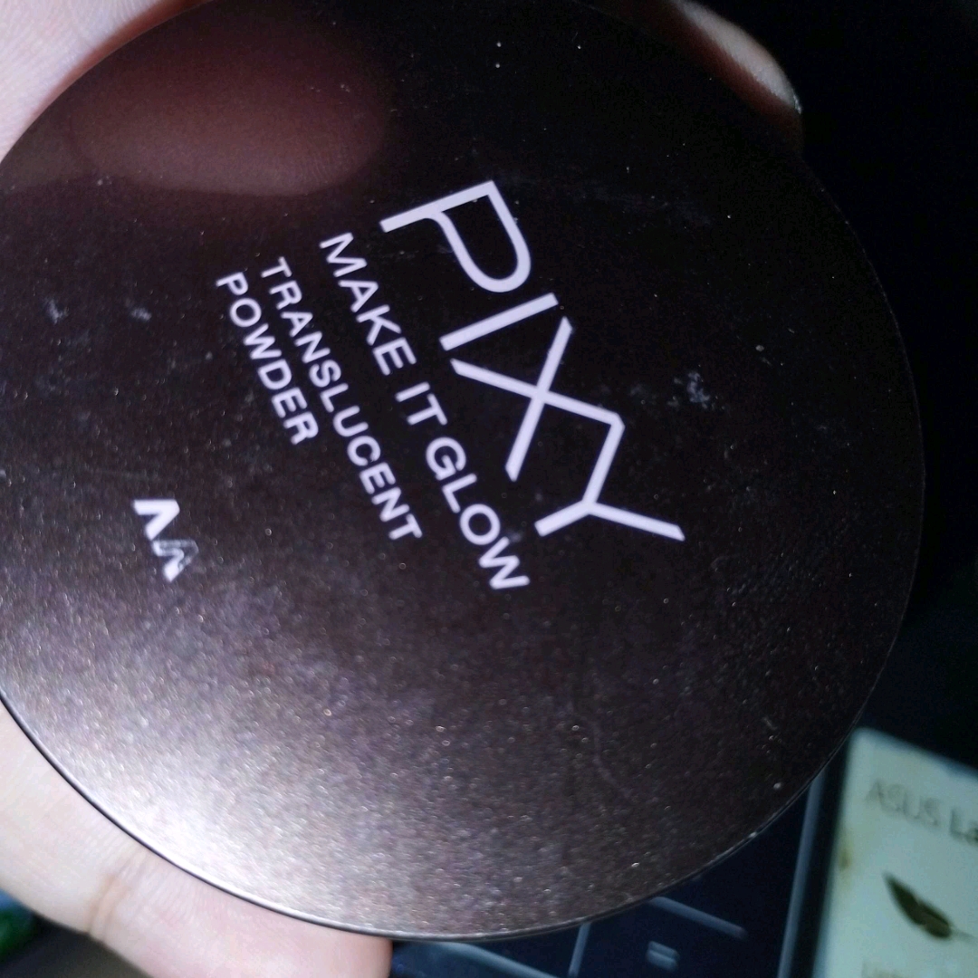 Make It Glow Translucent Powder imgfdn-625cd96d-508d-47d5-8dd9-e9de5f6c2eb8