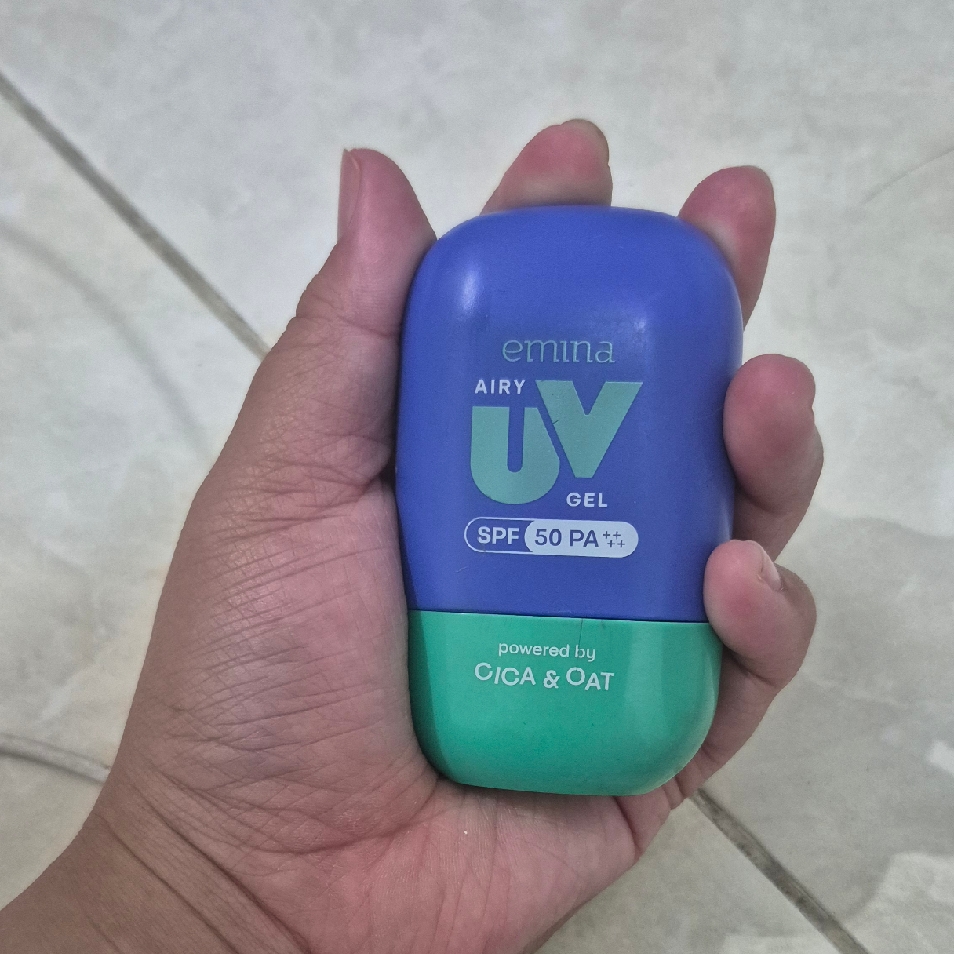 Emina UV Gel Sunscreen SPF 50 PA++++ - Airy imgfdn-3649357a-3807-4a52-8f29-d8c33aec10b4
