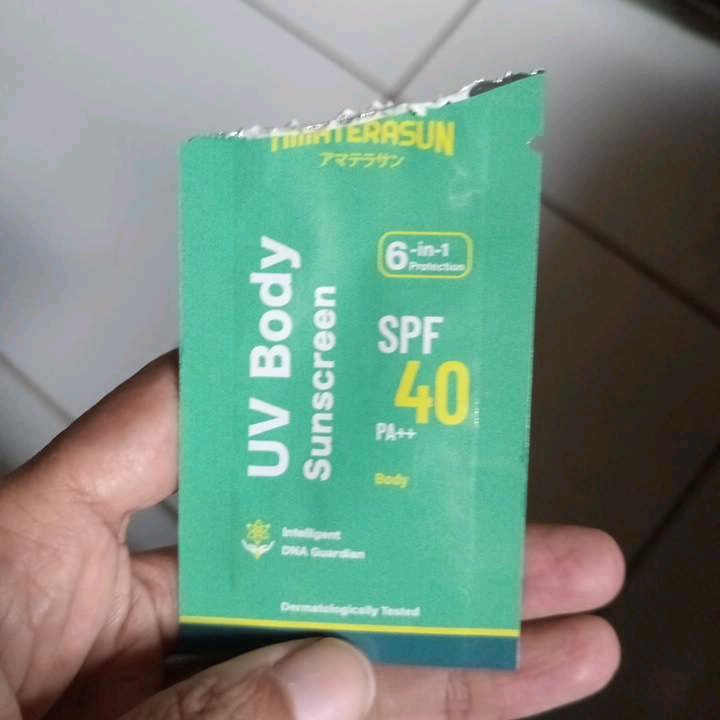 UV Body Sunscreen SPF 40 PA++ imgfdn-a3b62d4e-8e94-47c9-87c2-10efa8e90702