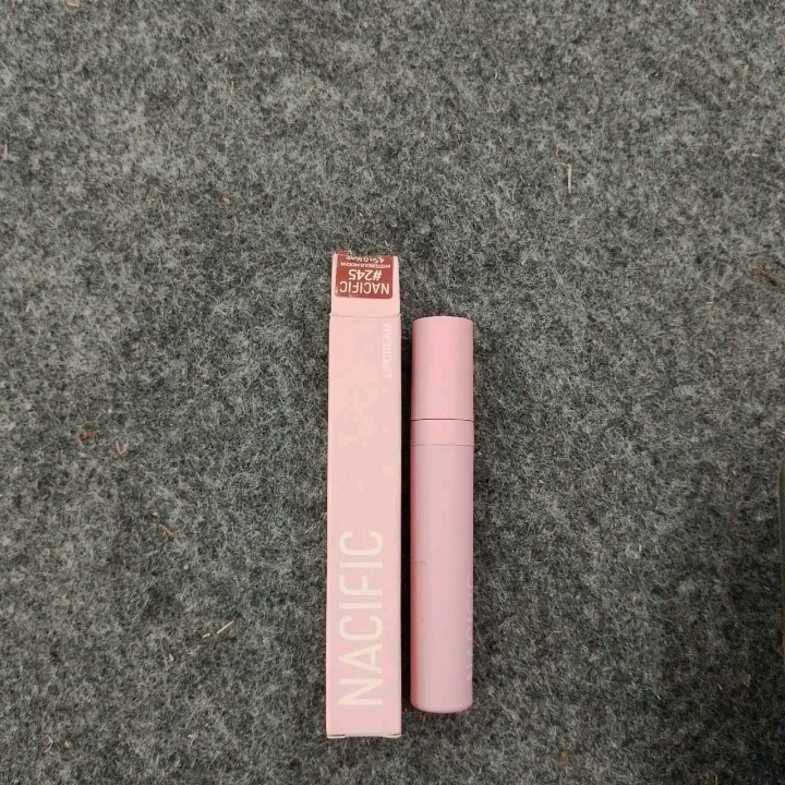 Daily Mood Lip Cream - 245 Mysterious Mocha imgfdn-fee9c4d9-0a95-416e-87c0-ba8f5697d992