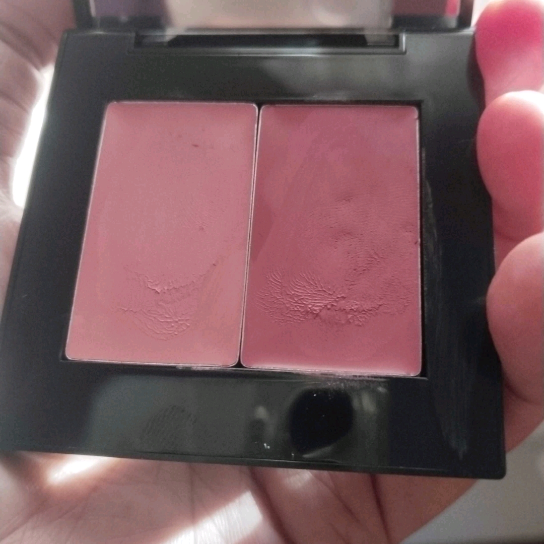 Euphoria Suede Cream Blush - 10 Magnetic Rush imgfdn-76f3e2ce-d2ba-4826-95e0-061d3ec6dc9f