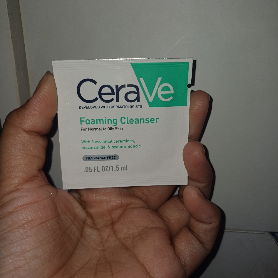 Foaming Facial Cleanser imgfdn-1e0c0080-865e-4d30-aaf6-5454ecef29c2