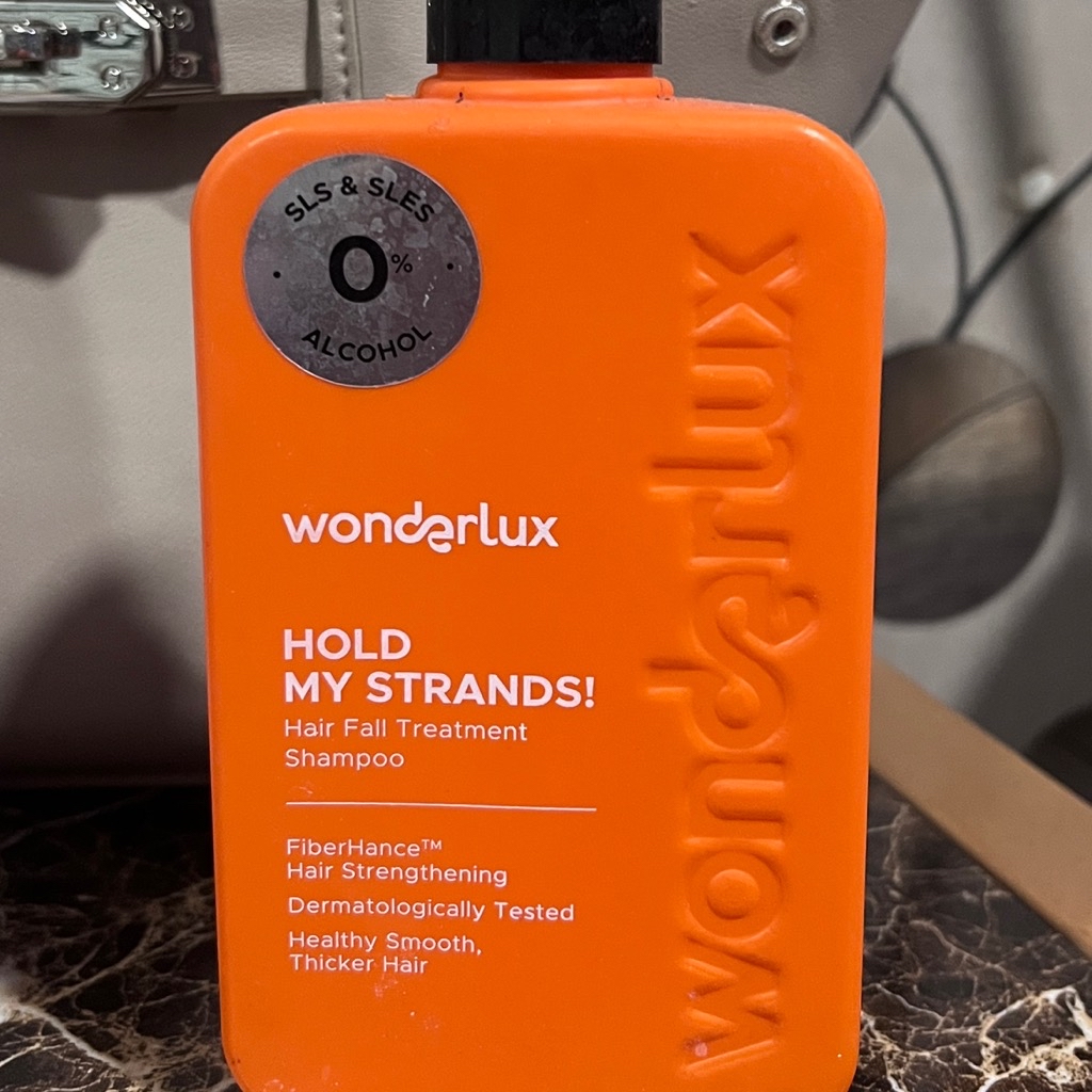 Hold My Strands! Shampoo Hair Fall Treatment For Sensitive Scalp imgfdn-cf250277-89fb-4eda-9657-6f337e7d3047