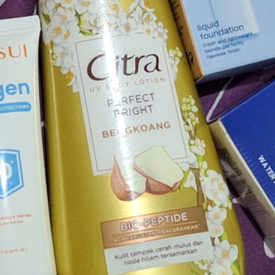 Sakura Fair UV Hand & Body Lotion imgfdn-78a04504-7f08-486d-9894-99bde1b91be9