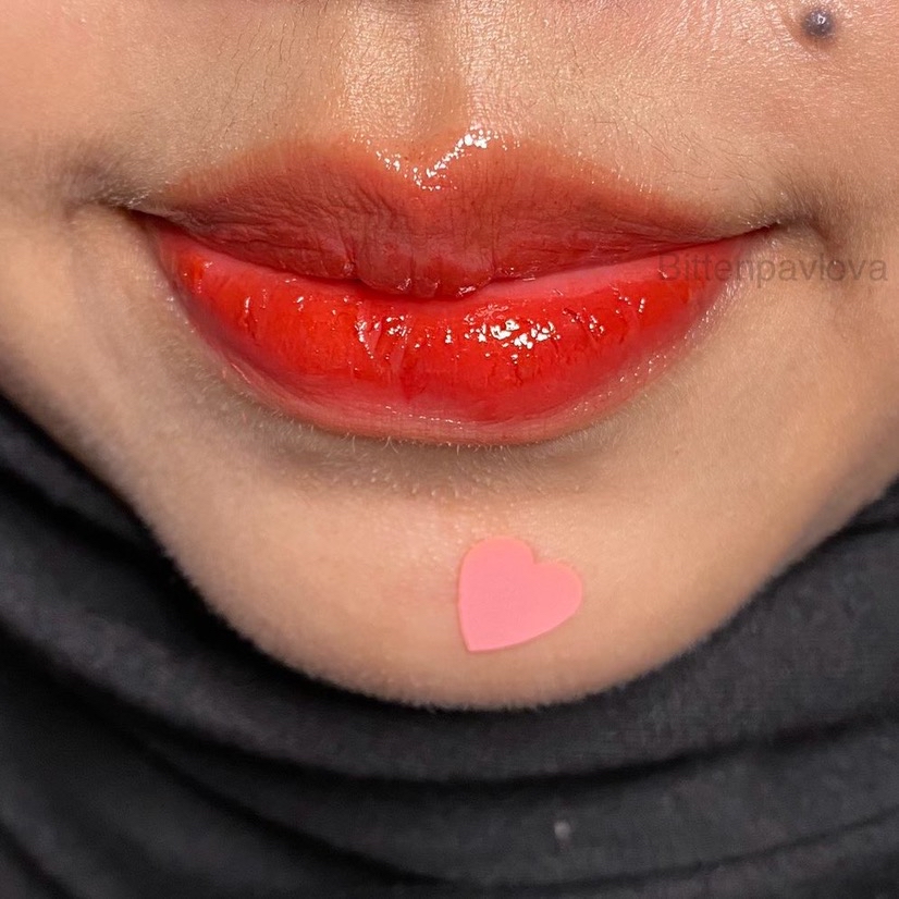 Gel to Oil Staining Lip Glide - 05 Hibiscus imgfdn-232874d5-3685-448a-8344-028b8c3e8ab3