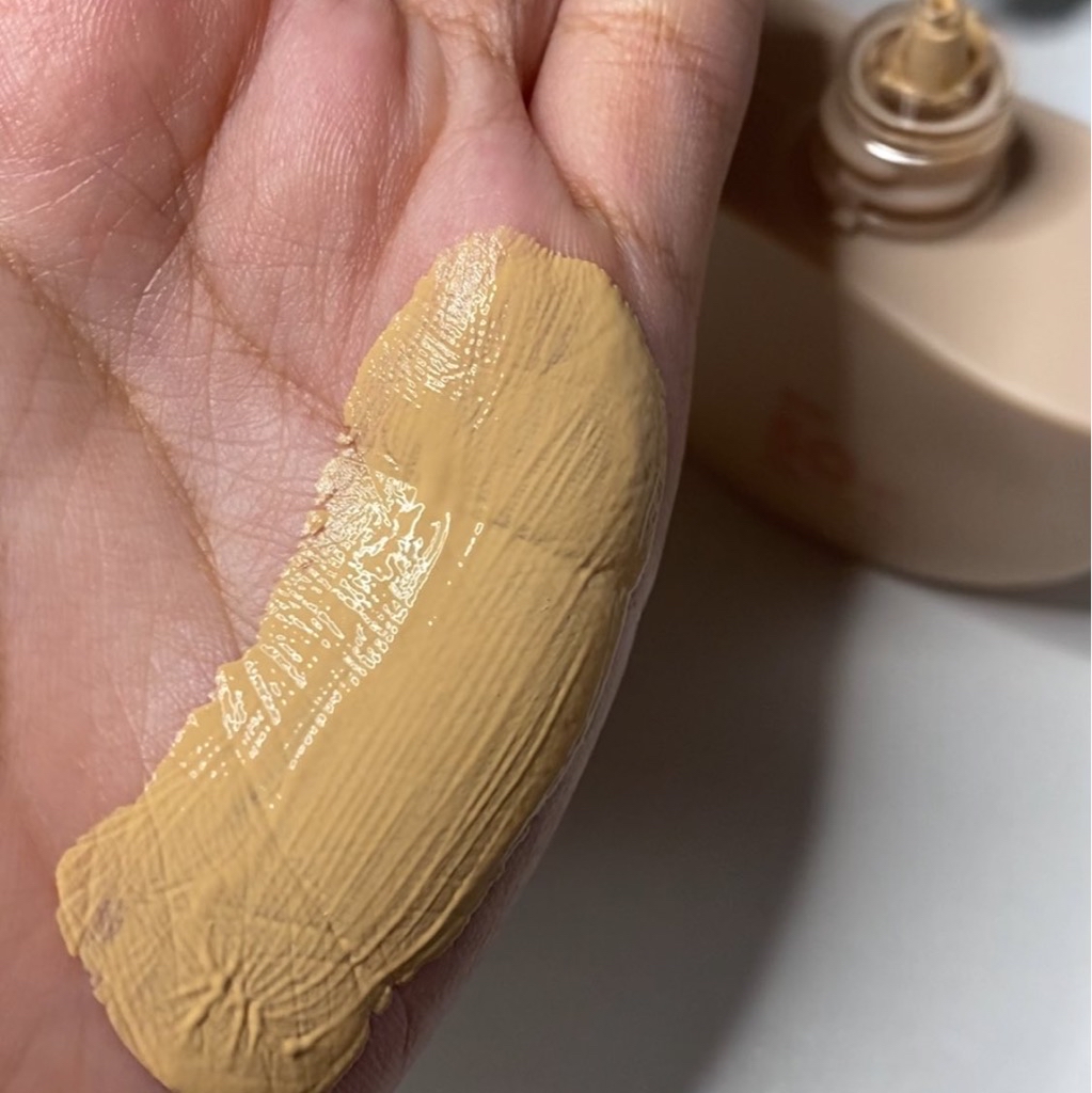 Sun Defense Tinted Moisturizer - Warm Beige imgfdn-970e73f0-ce64-4e5b-9f56-3e8b21461eef