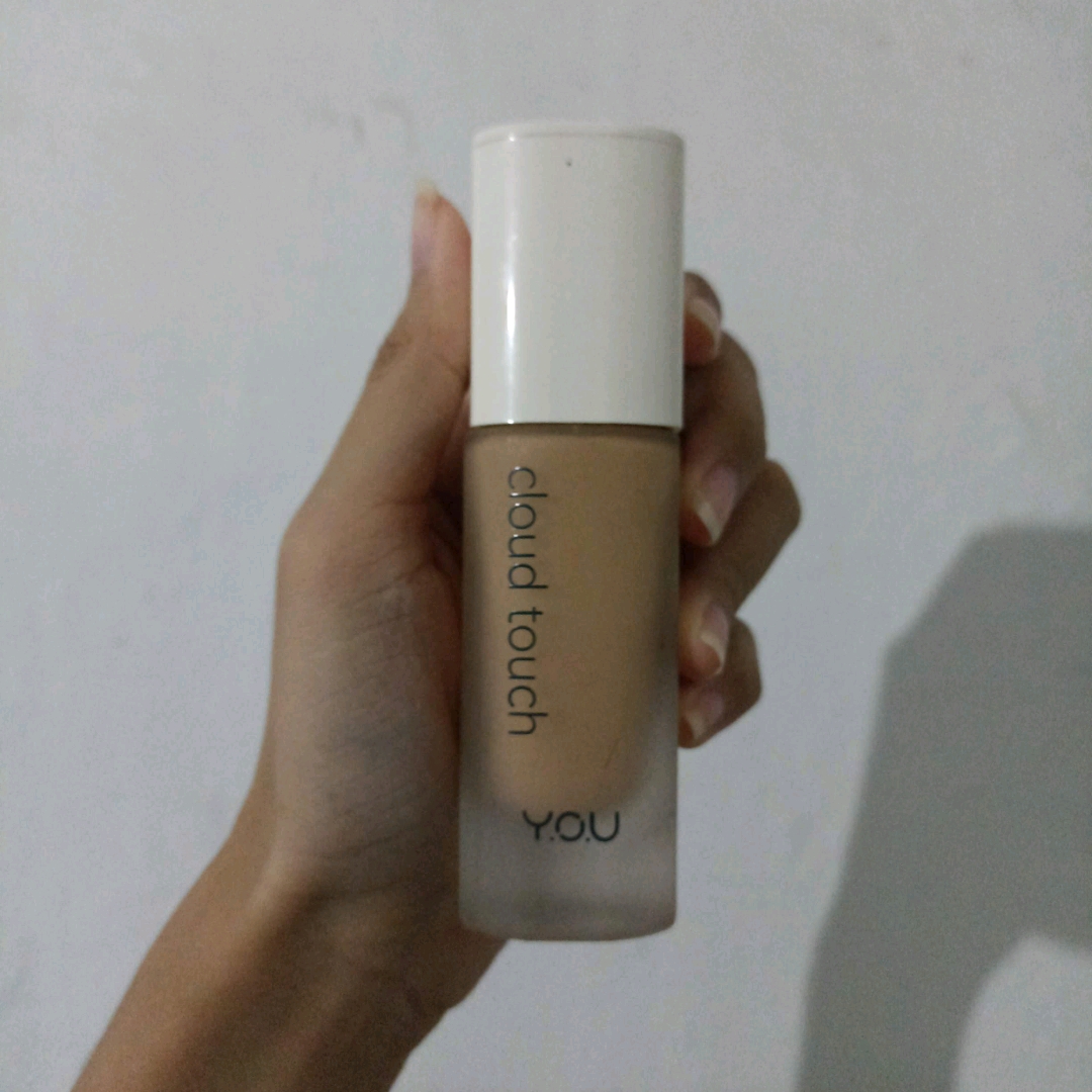 Cloud Touch 3% Niacinamide Brightening Skin Tint - W706 Warm Buff imgfdn-59f9c4a8-70f3-48ad-aa9c-b7d838f4a045