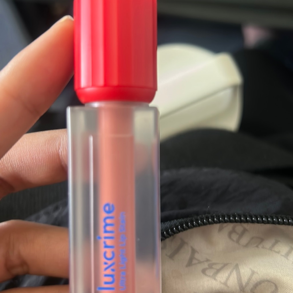 Luxcrime X BeautyHaul Ultra Light Lip Stain - Beautycrime 02 imgfdn-93eb2beb-1a26-4c29-9748-48676f117338