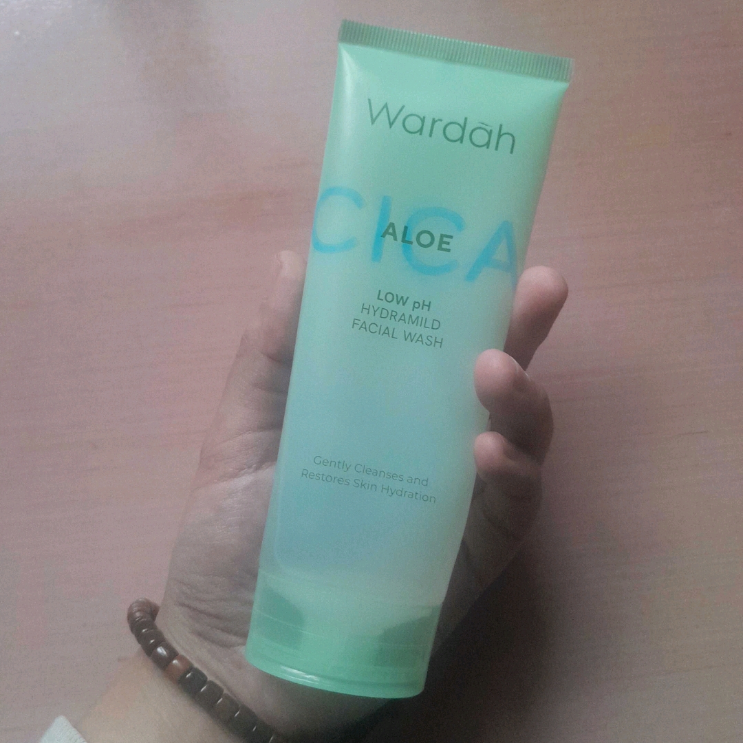 Cica + Aloe Low PH Hydramild Facial Wash imgfdn-6cc2359b-2c81-45dc-b633-4e93338abc69