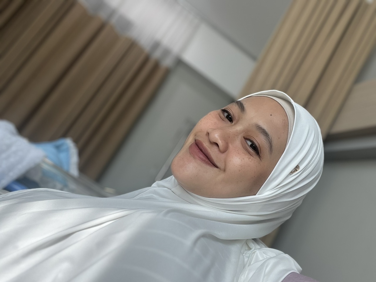 Lip Coat - Berry Fudge imgfdn-5be658a2-26ff-429e-a465-d7be43ccfc99