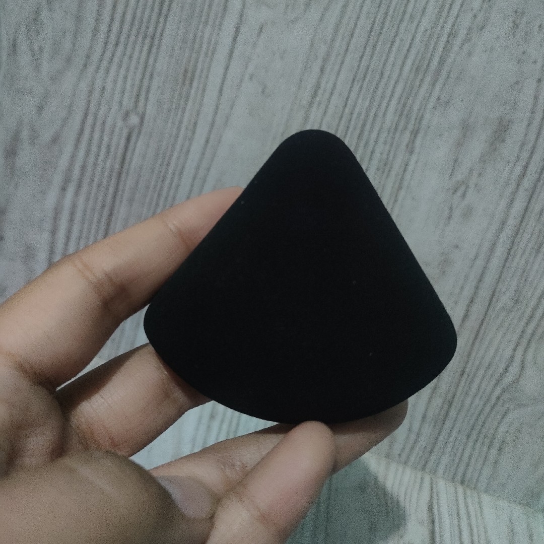 Cloud Conceal Puff - Merlot Noir imgfdn-a804eb9d-f203-42a7-bf19-df6a519f495e