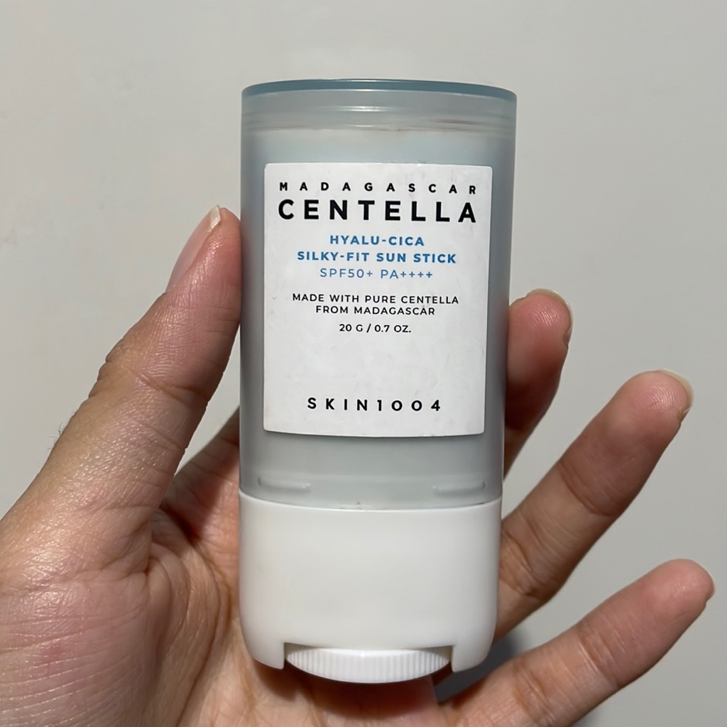 Hyalu Cica Silky Fit Sun Stick imgfdn-c16fd53c-86b3-47cd-9a77-51c87d626134