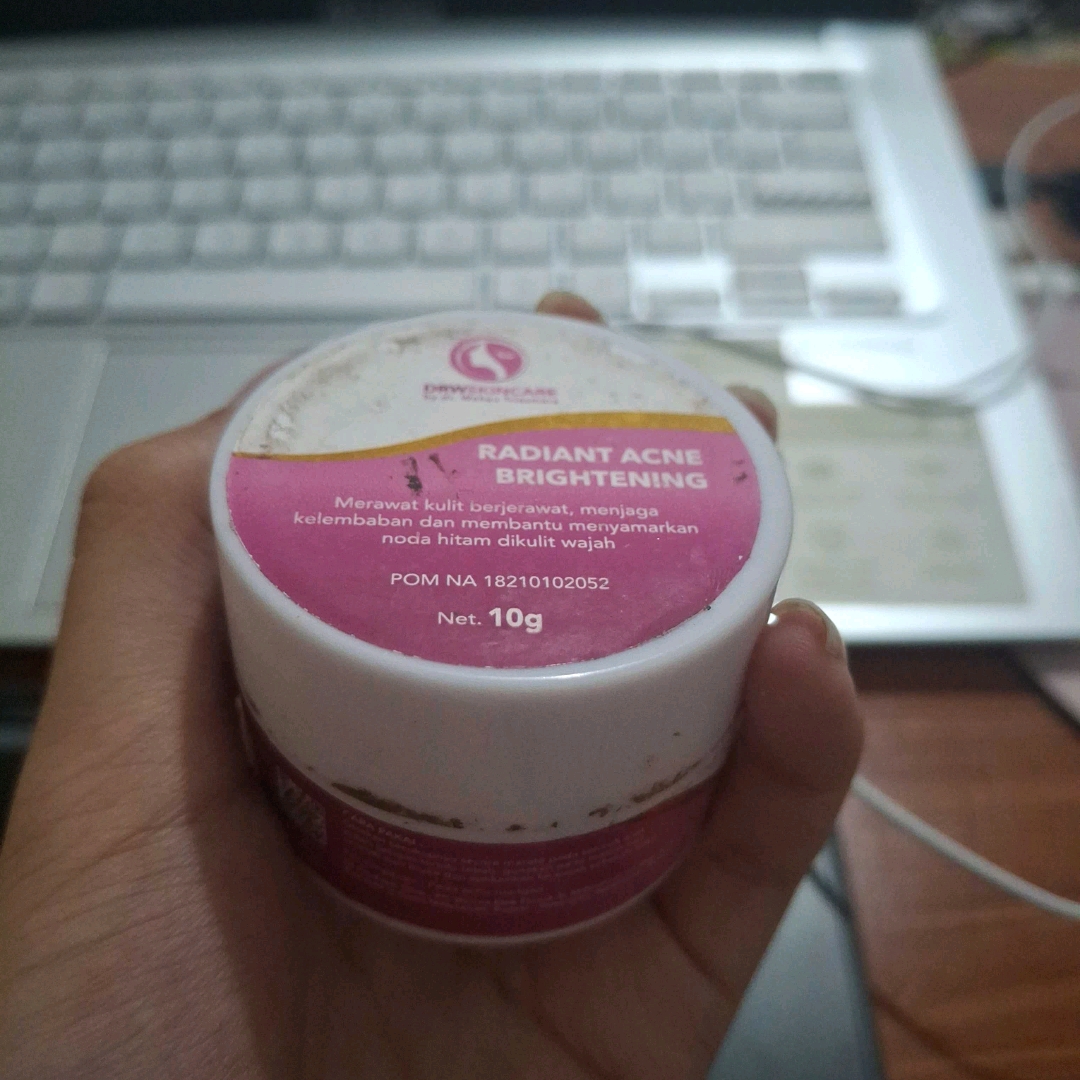 Radiant Acne Brightening imgfdn-af496619-37c4-42a6-92b1-afb239468e93