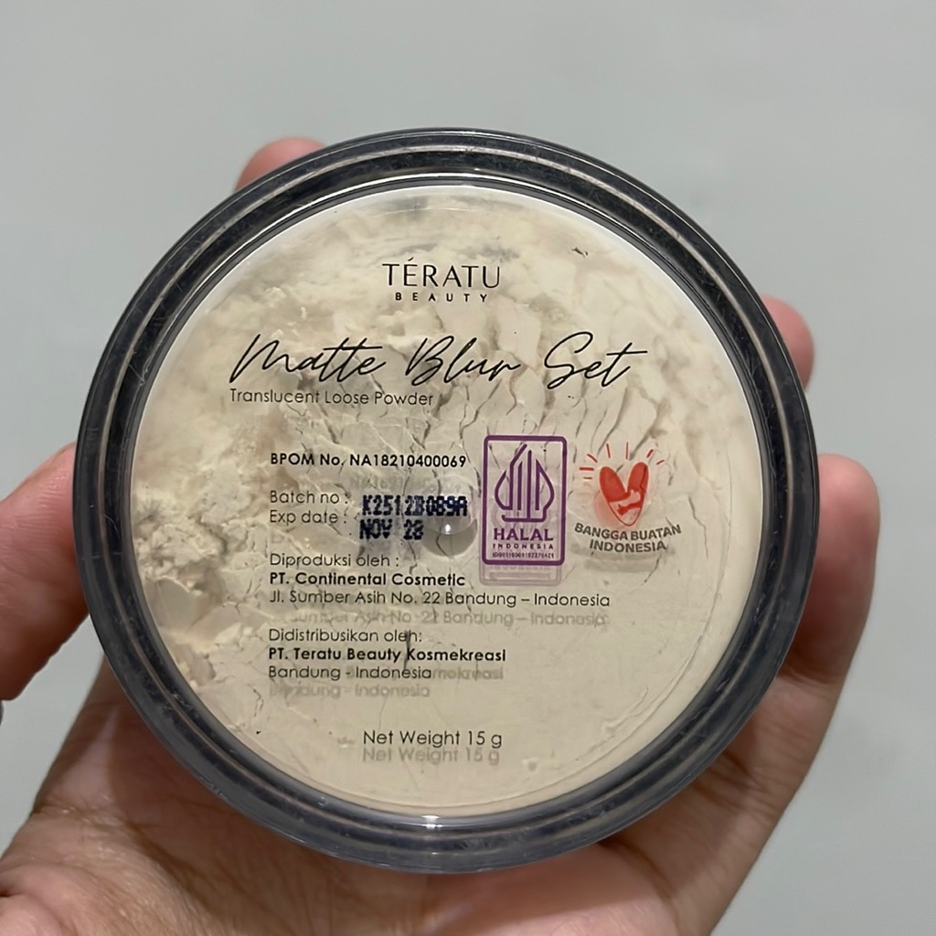 Matte Blur Set Translucent Loose Powder imgfdn-7f2784e5-f227-40c6-92df-355af4d61996