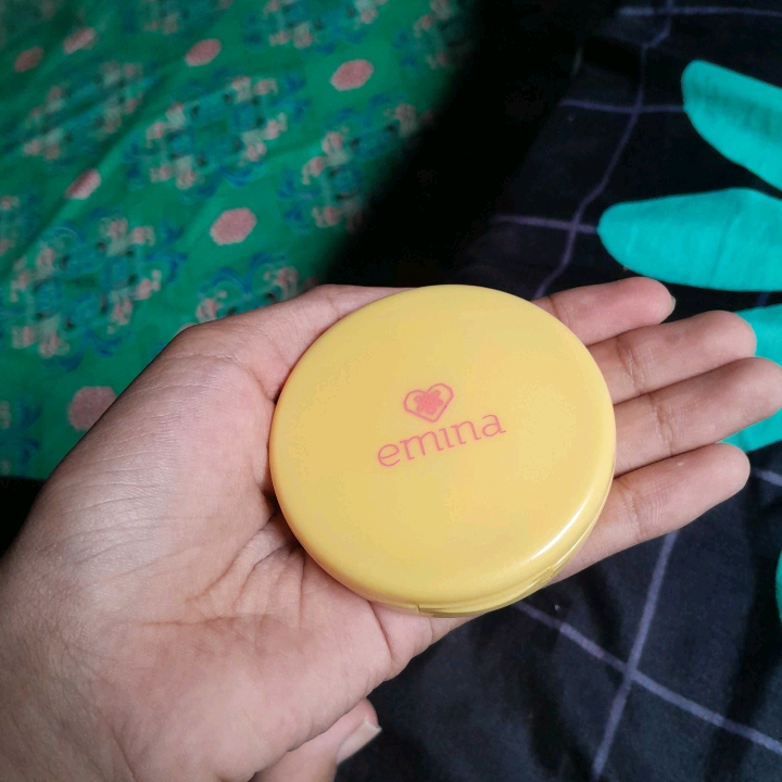 Daily Matte Compact Powder - 02 Natural imgfdn-3d2d8817-83d8-49a9-8be1-5ffcf4a15ddf