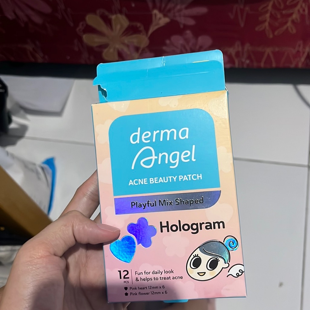 Acne Beauty Patch Hologram - Heart & Flower imgfdn-b9f71e16-d0a6-4943-921a-671d91b435f4
