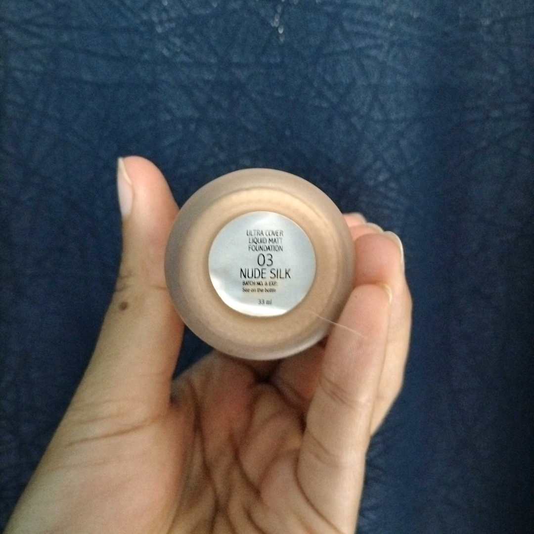 Ultra Cover Liquid Matt Foundation - 03 Nude Silk imgfdn-78467f80-04a3-4fe0-9722-f5fb7e38f5f3