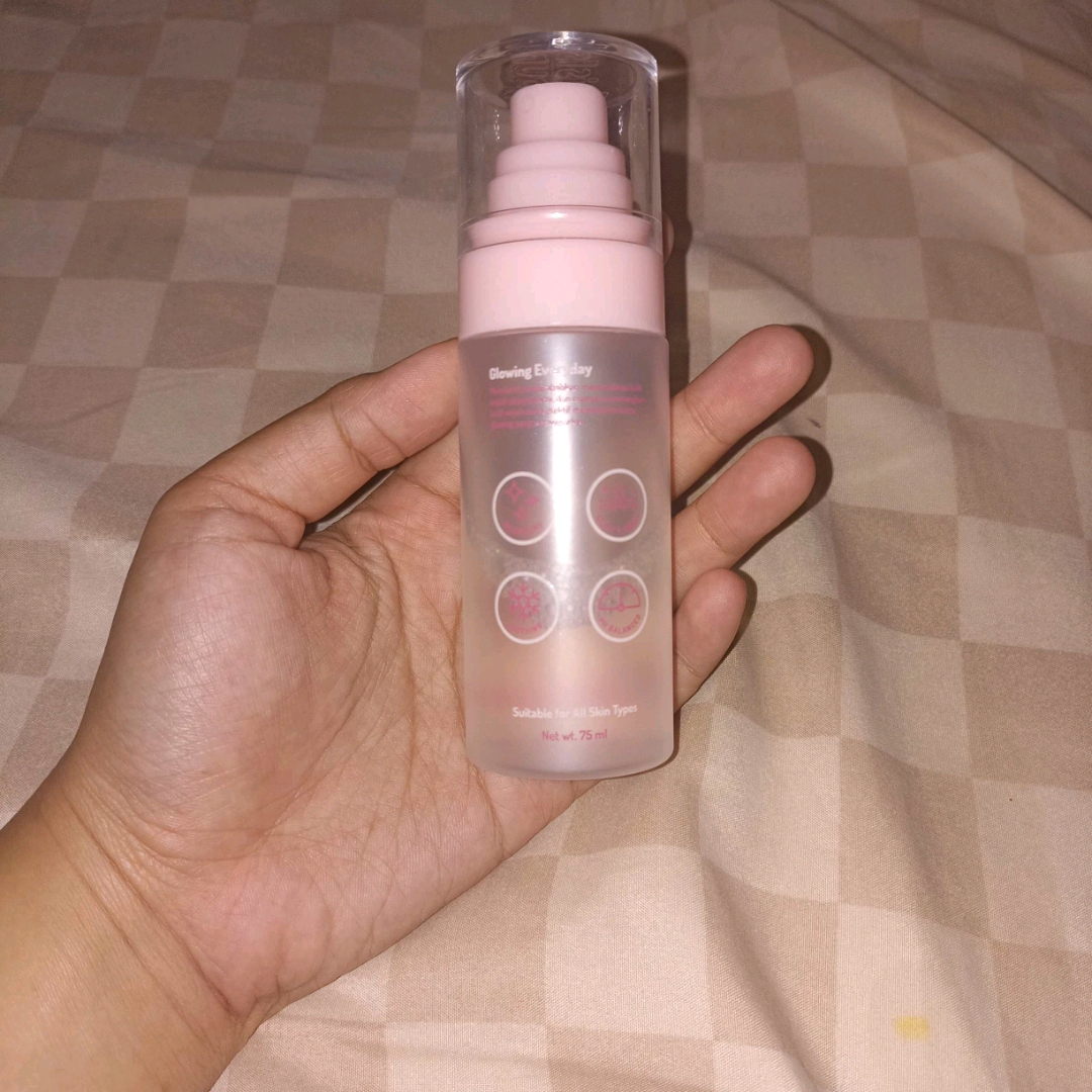 Face Spray Glowing Everyday imgfdn-91db33bf-cec6-485b-90f4-74d8fa46145d
