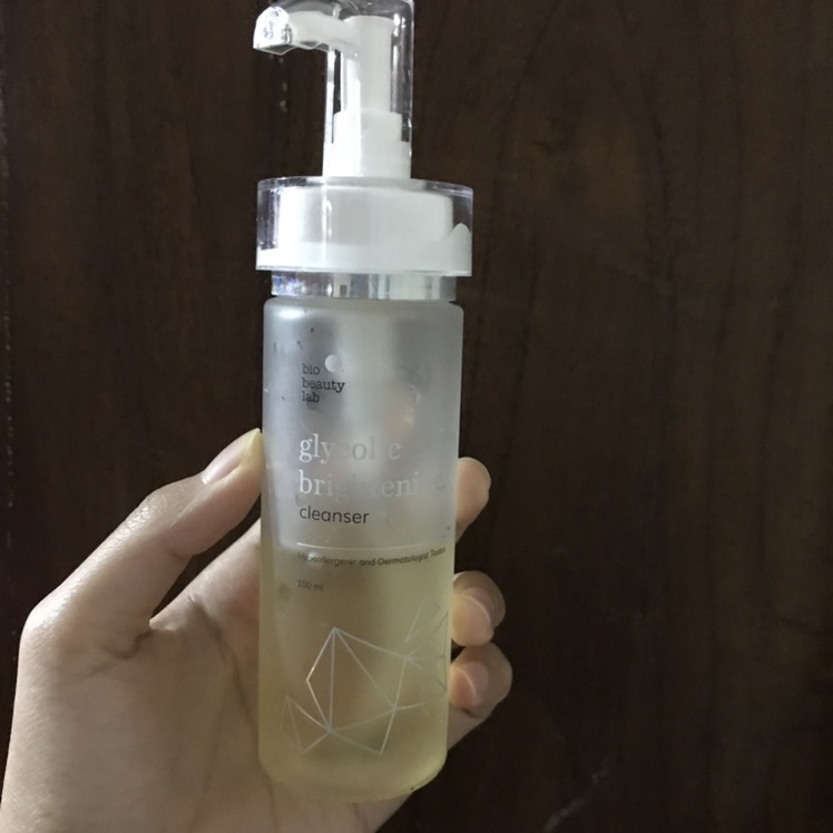 Glycolic Brightening Cleanser imgfdn-677c185e-3c2e-48e0-8965-768f10a5ebe2