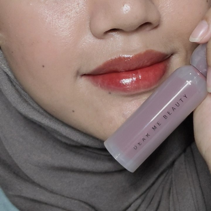 Hydraglow Lip Stain - Dear Sharon imgfdn-dc438228-f1f7-42c7-903f-0de8e32da4ea