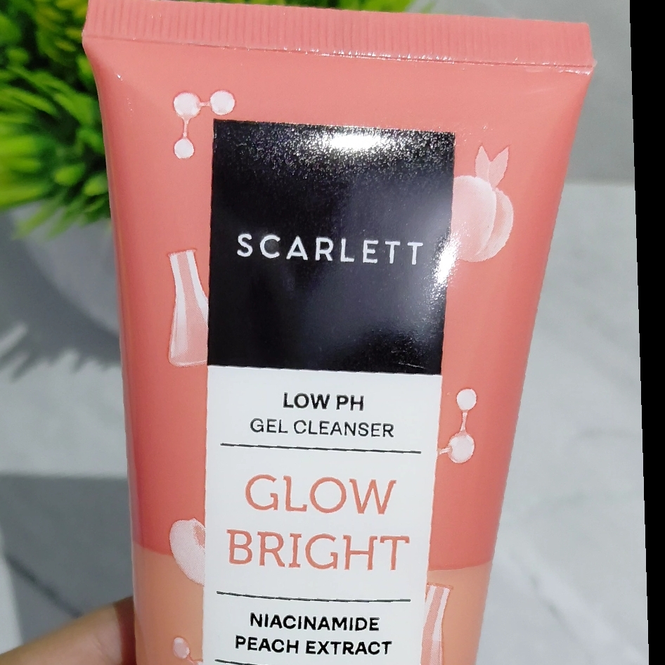 Low pH Glow Bright Gel Cleanser imgfdn-6e6c6833-5ed7-4a60-b7a7-2e8a48ae0bc1