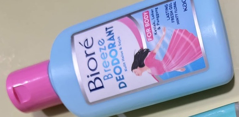 Breeze Deodorant Gel - Minty Floral imgfdn-5c9df32a-4c48-4fde-a3a1-6622fd008da6