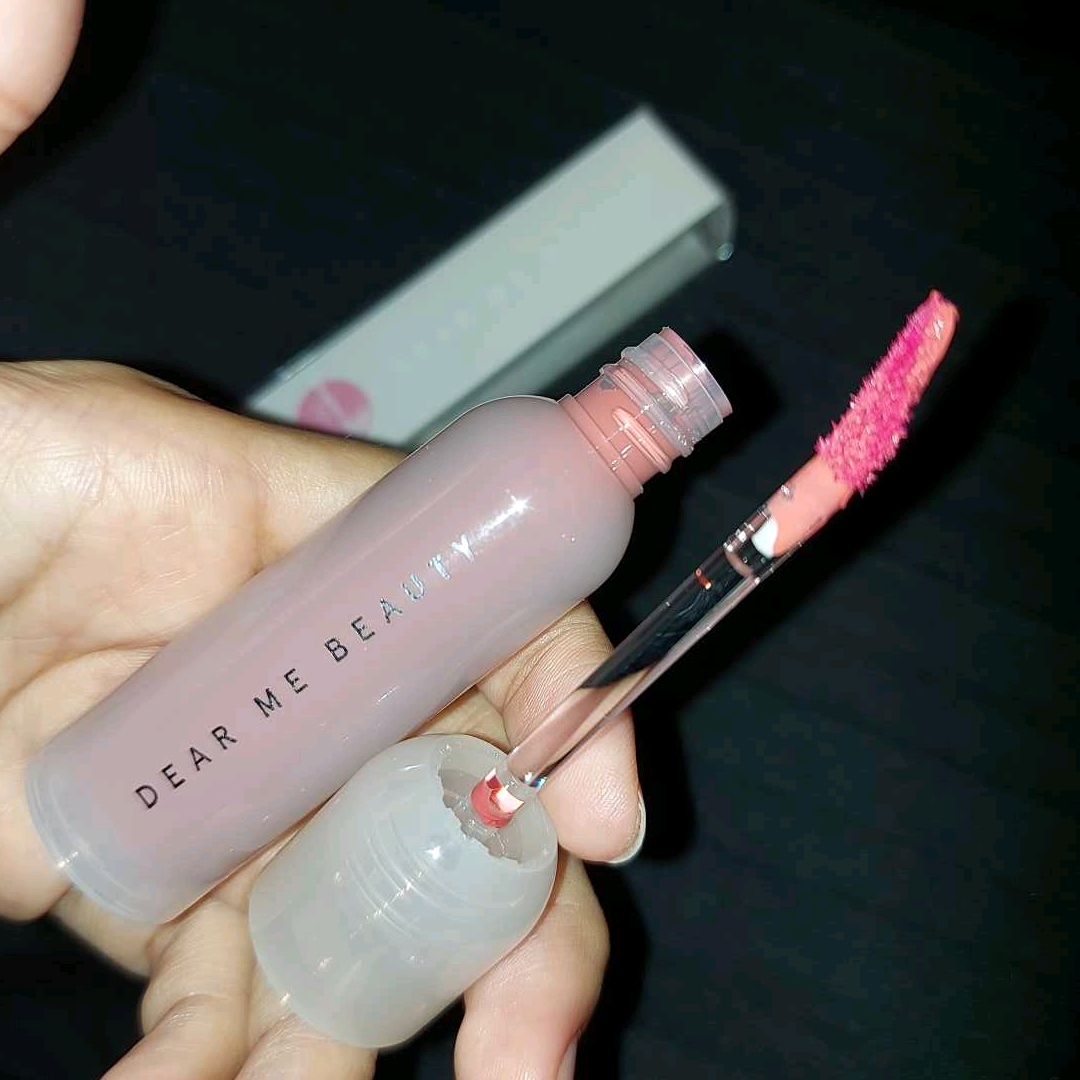 Hydraglow Lip Stain - Dear Luna imgfdn-61b58279-4d47-4faf-adf9-a7f29ecbf76e