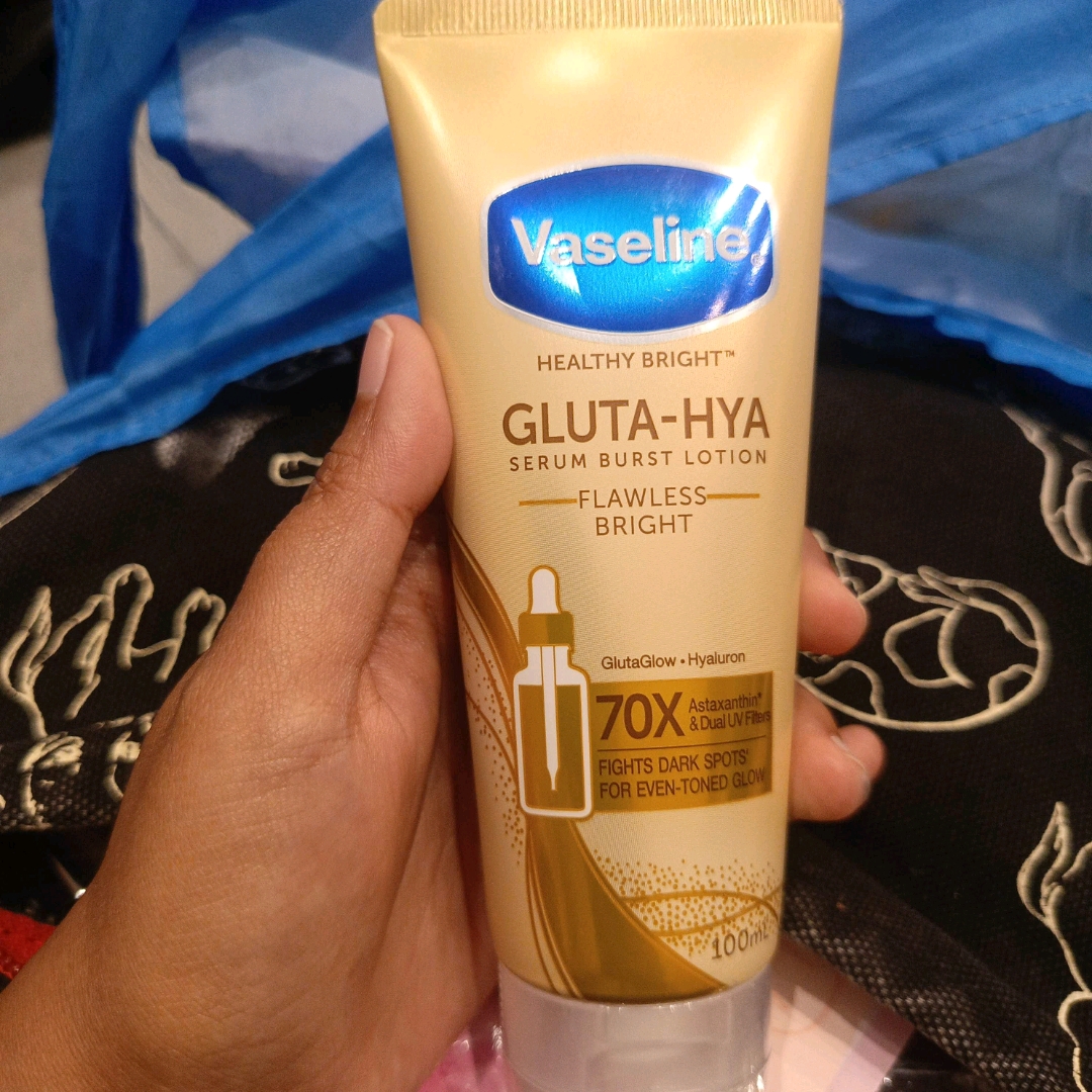 Healthy Bright Gluta-Hya Serum Burst Lotion - Flawless Bright imgfdn-bebb066e-81e7-4039-a156-38b57c9d179f