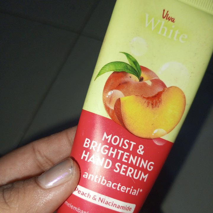 Hand Serum Moist & Brightening Hand Serum + Antibacterial Peach & Niacinamide imgfdn-edc360e7-c6a8-4f46-8f26-6a84cd836a13
