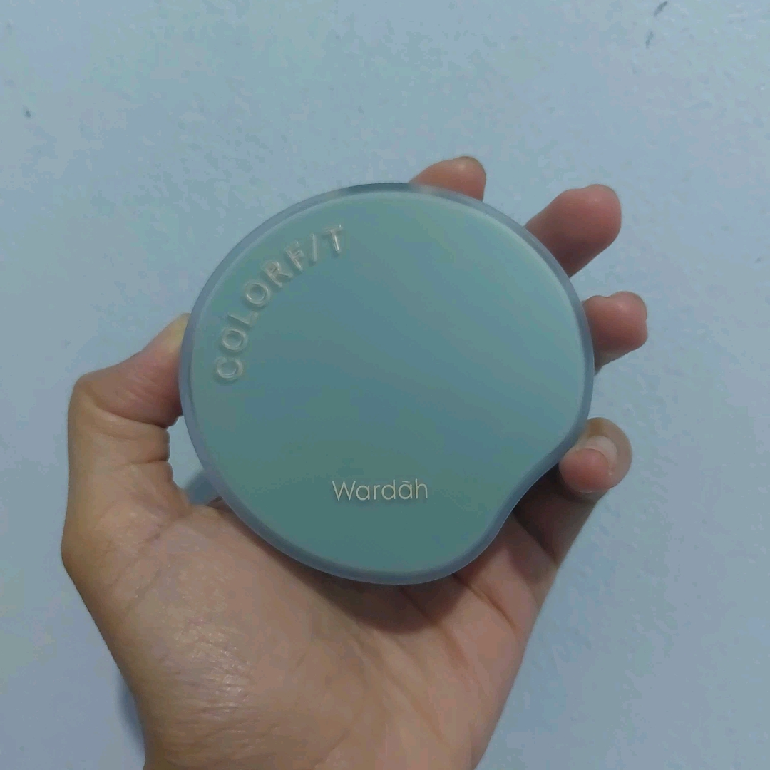 Colorfit Velvet Powder Foundation - 43W Golden Sand imgfdn-f21fd628-675c-43ad-b262-e56a94dbabfc