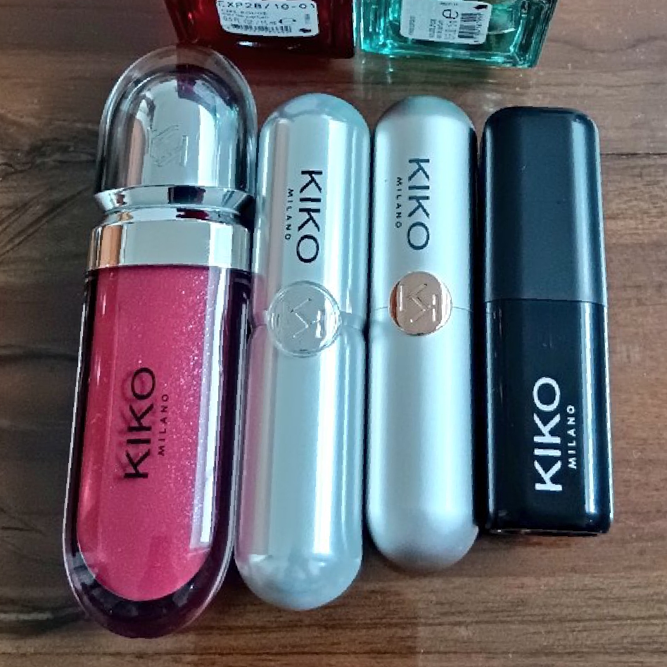 3D Hydra Lipgloss - 22 sparkling red garnet imgfdn-982c9e0c-0136-4bb1-aaf7-b17a8b2e97d9