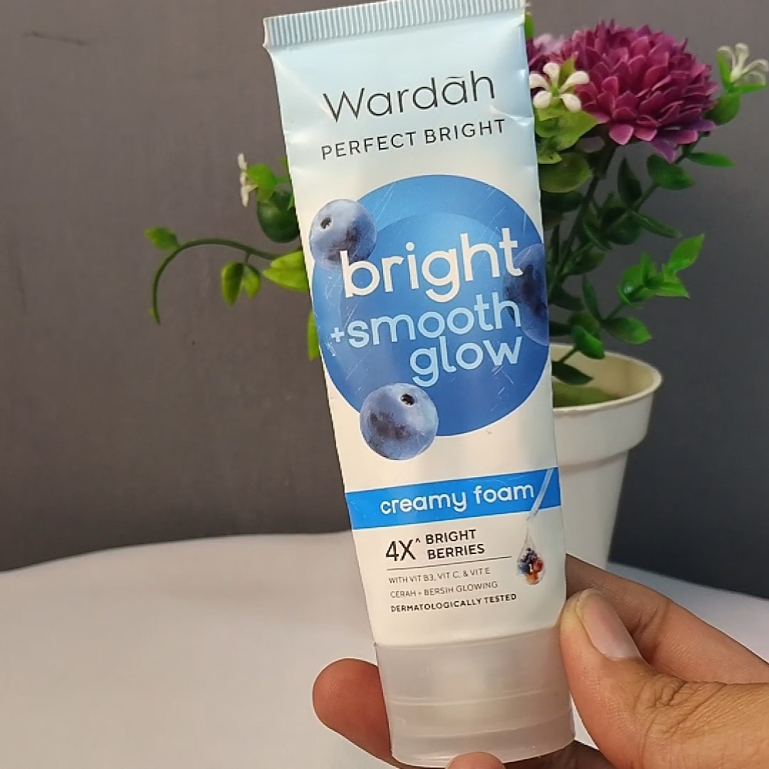 Perfect Bright Bright + Smooth Glow Creamy Foam imgfdn-6808c35a-7bb5-421e-aa3c-fc2fd661b875