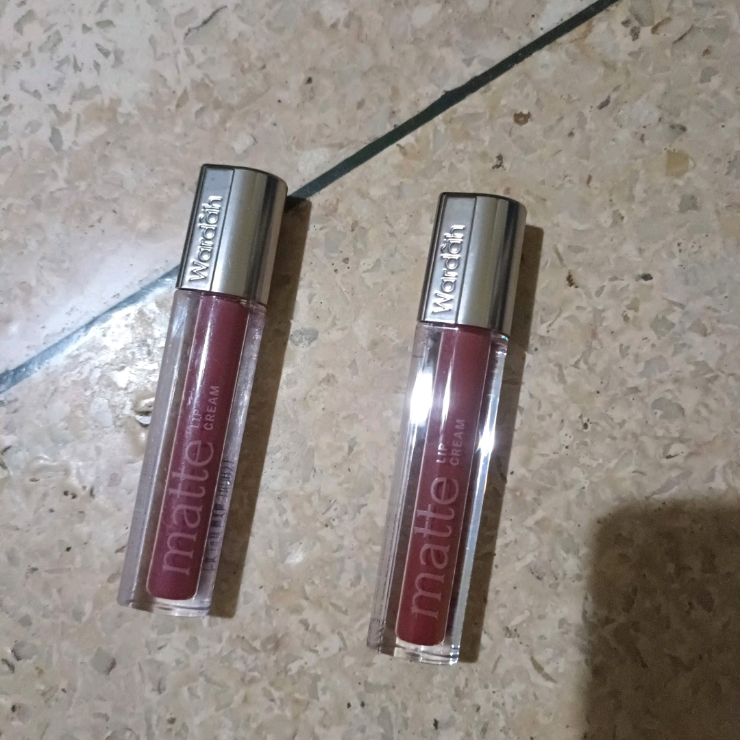 Exclusive Matte Lip Cream - 22 Rouge Velvet imgfdn-401f0e6e-f83e-4b37-82c0-d4bae796bca1
