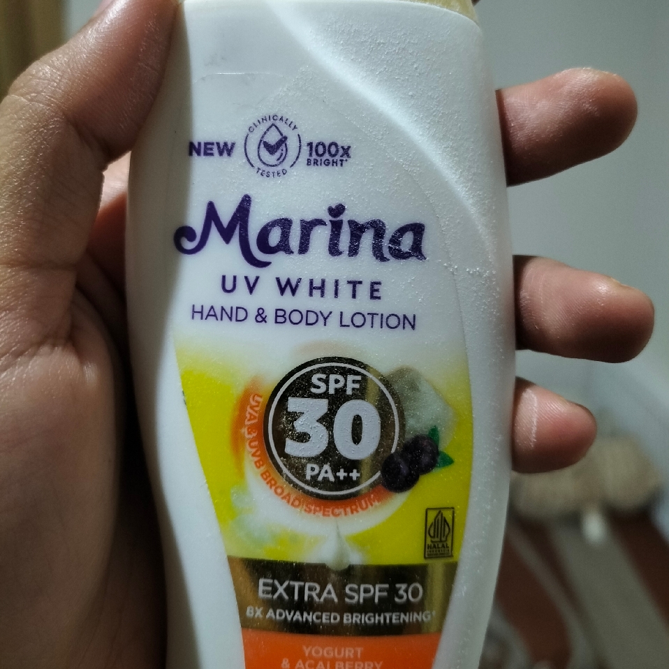 UV White Extra SPF 30 Lotion imgfdn-1f0821f3-0035-4b1b-946b-ff7727591f09