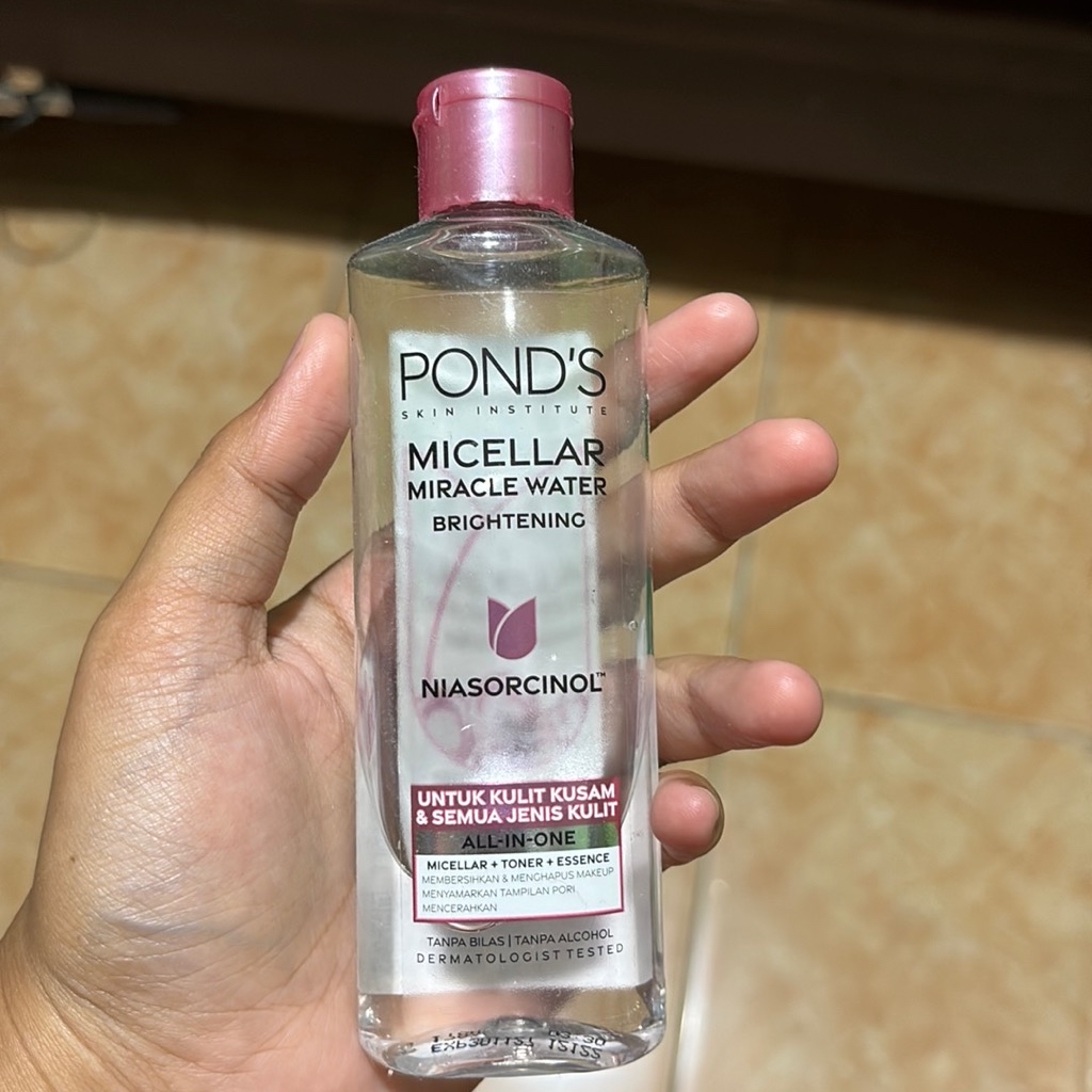 Brightening Micellar Miracle Water All-In-One imgfdn-bdd7e691-4c69-45ac-8d42-9f9cf9c3ae3c