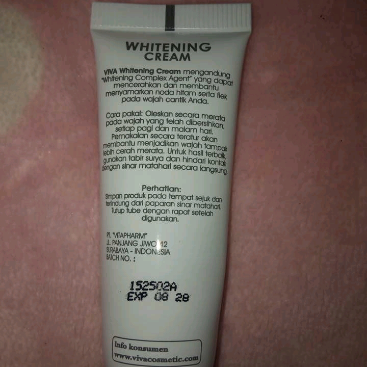 Whitening Cream imgfdn-dee2a959-744e-4ca7-9d7f-6f7bbcf4b9ca