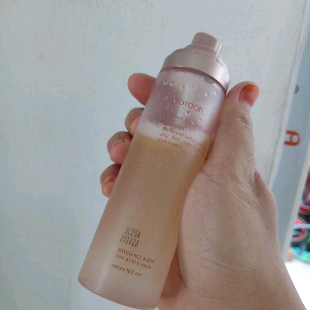 Spray-On Serum imgfdn-57b0acc5-1957-480c-975f-3e32ba0c637e