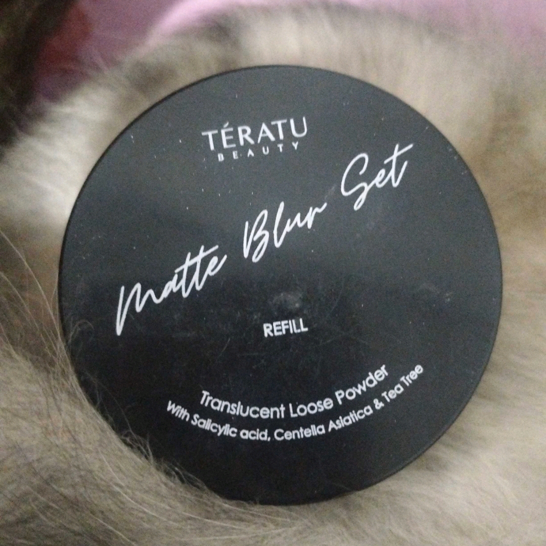 Matte Blur Set Translucent Loose Powder imgfdn-80c54696-f11f-4398-b53a-7a1f4a994f59
