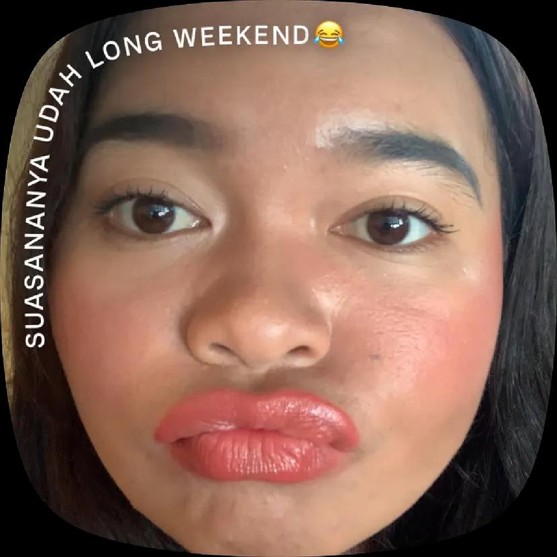 Gloss Lip Finish imgfdn-c4b20917-ce2c-45df-978d-00bb2c1f556f