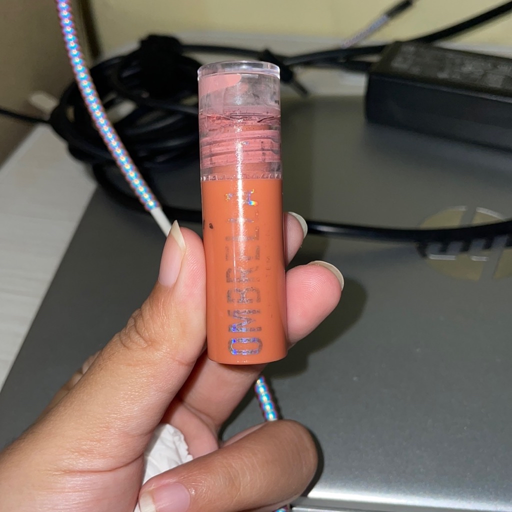 Ombrella Holiday Lip Tint - Mistletoe imgfdn-810f7e8e-92dc-4f87-a453-a0d8152a773c