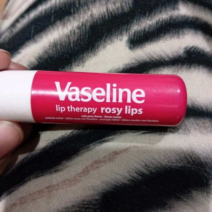 Lip Therapy Stick - Rosy Lips imgfdn-eddb85f1-cde4-4e2e-b7bc-ea7ef2f0879a