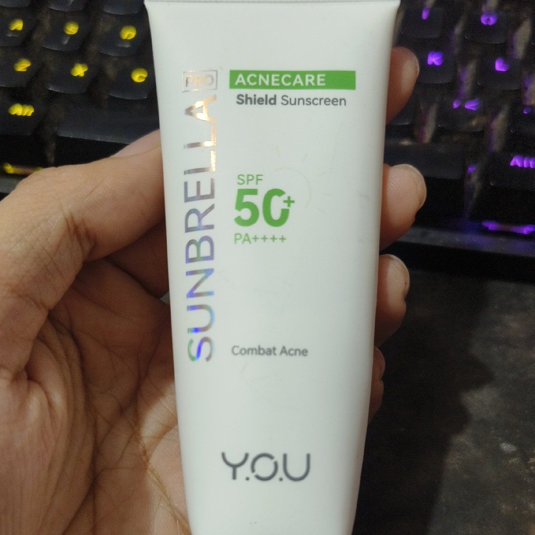 Sunbrella Pro Acnecare Shield Sunscreen SPF 50+ PA++++ imgfdn-251b5506-2065-4f9d-8a9d-7d862109f269
