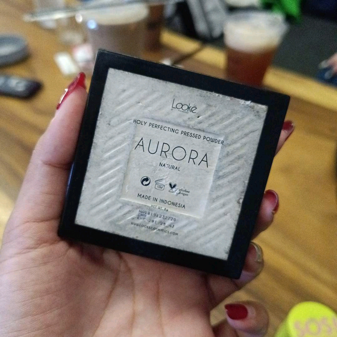 Holy Perfecting Pressed Powder - Aurora imgfdn-f0fec1c0-4e5a-4c79-8dfc-aaf23eb2d5c0
