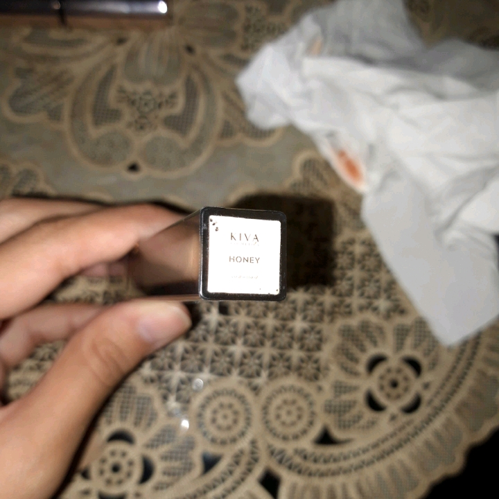 Perfect Touch Creamy Concealer - Honey imgfdn-57fb2e52-d066-4248-bee8-4f1db33edff1