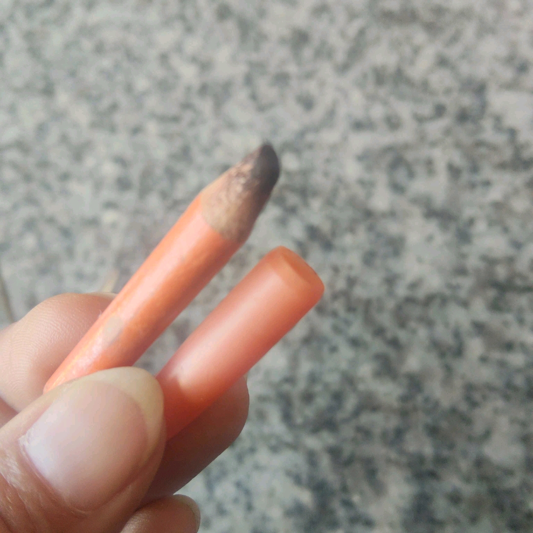 Eye Brow Pencil - Dark Brown imgfdn-acd31fef-482f-4227-aceb-84336045901f