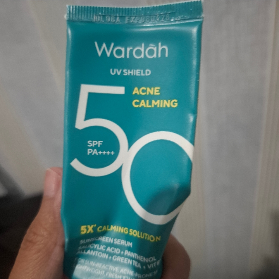 UV Shield Acne Calming Sunscreen Serum SPF 50 PA++++ imgfdn-ec8ba167-82aa-4fbe-add1-89f394d929a7