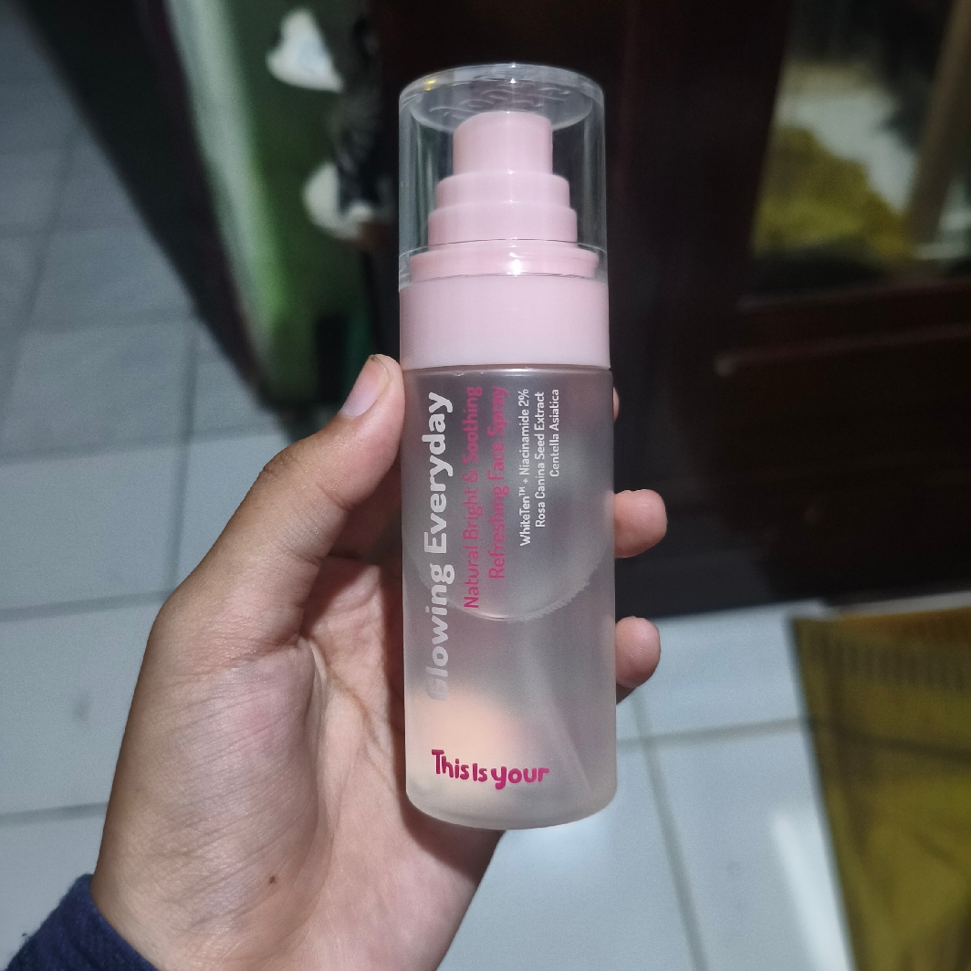 Face Spray Glowing Everyday imgfdn-9c6e88f4-8c0b-46e6-bd14-4a7dc2a3a1f0