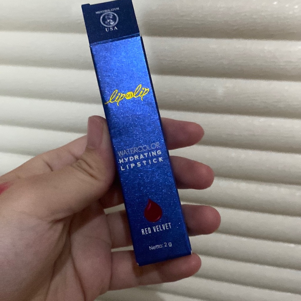 Watercolor Hydrating Lipstick - Red Velvet imgfdn-2749ccaf-373b-492f-8c16-6633ae117fe3