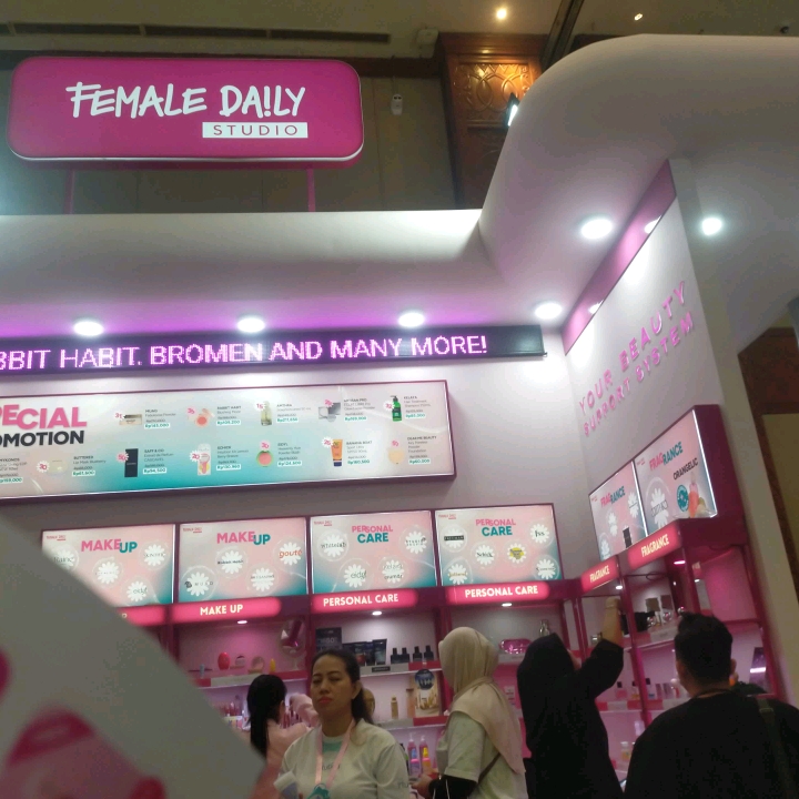 Perfect Setting Mascara - Waterproof Volume & Curl imgfdn-4e7073ce-446c-48ba-9a56-1fc966993980